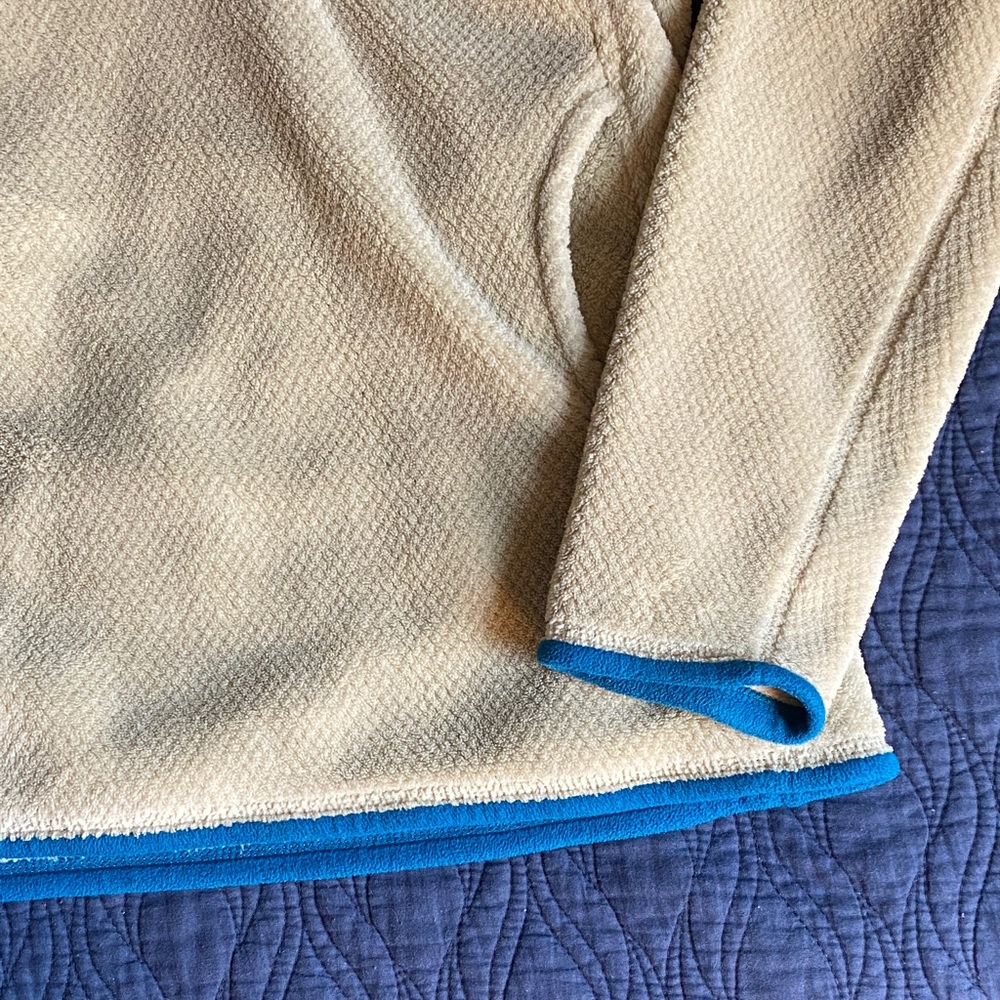 Patagonia Tan and Blue Snap-T Fleece Women’s L - Picture 4 of 5